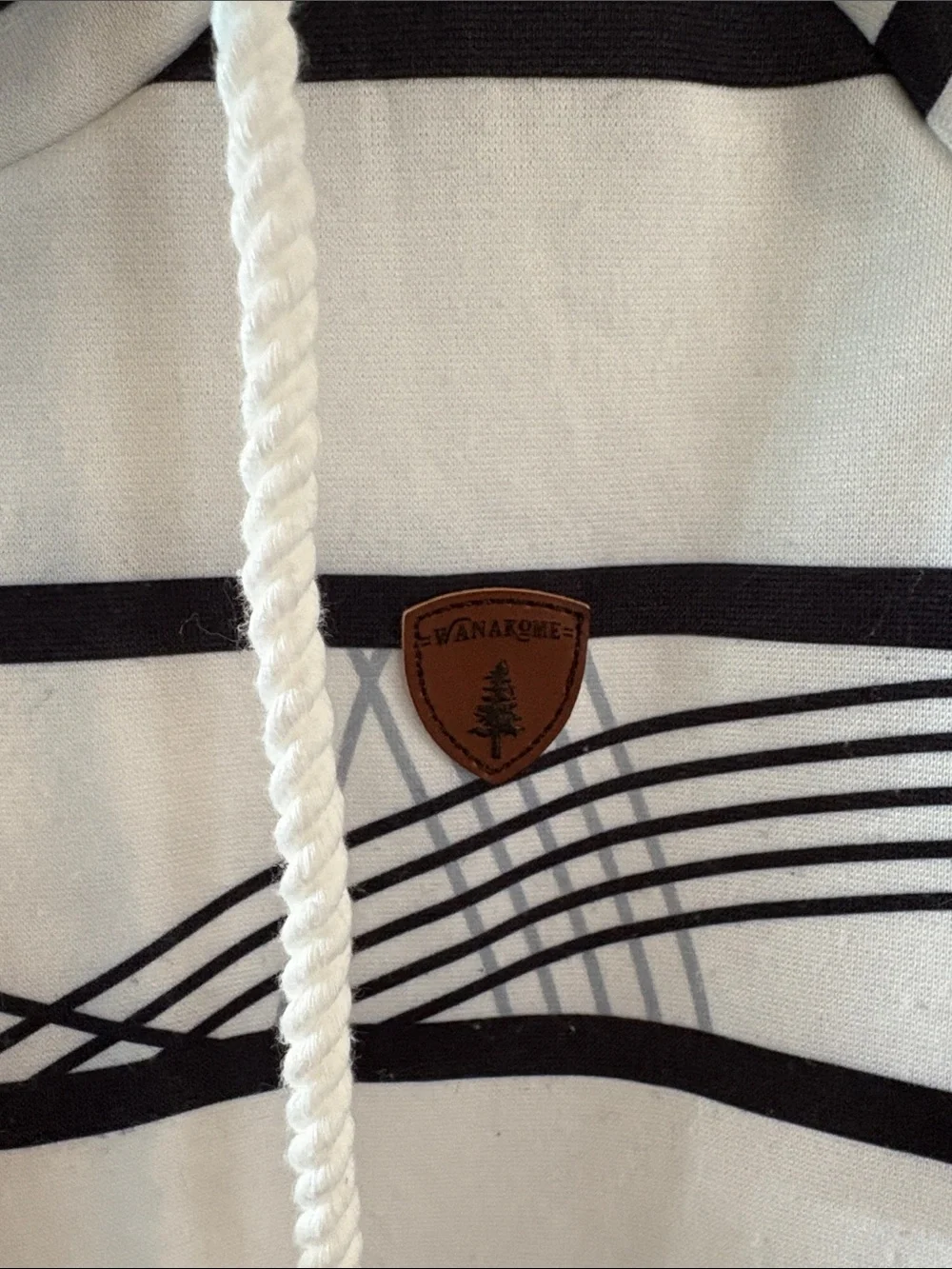 Wanakgme Men’s White & Black Striped Hooded Sweatshirt Size XL EXCLUSIVE